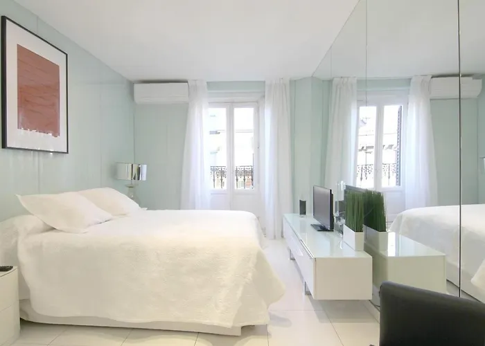 Apartamento Edificio Gran Via -Quinto Piso Sin Ascensor- Madri, Espanha