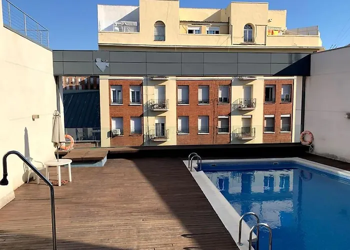 Loft con terraza, parking y piscina en verano-sebcan Madrid, España