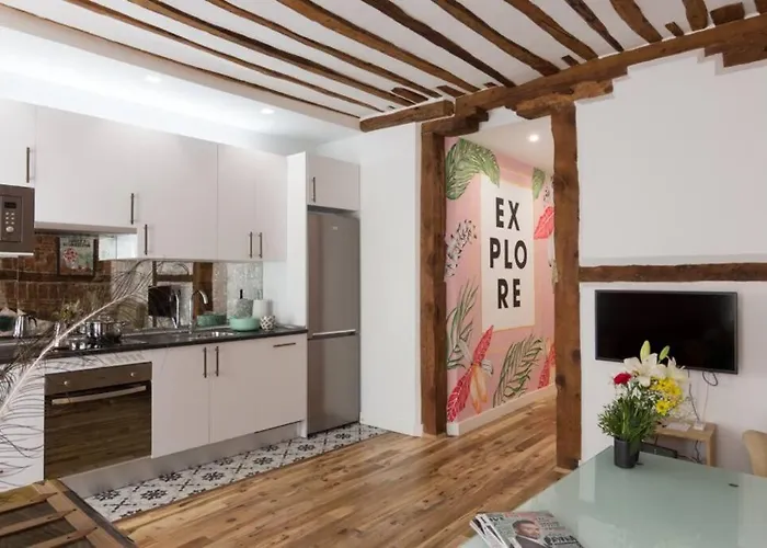 Bonito Apartamento En Tipica Corrala En El Centro De Madrid, Spagna