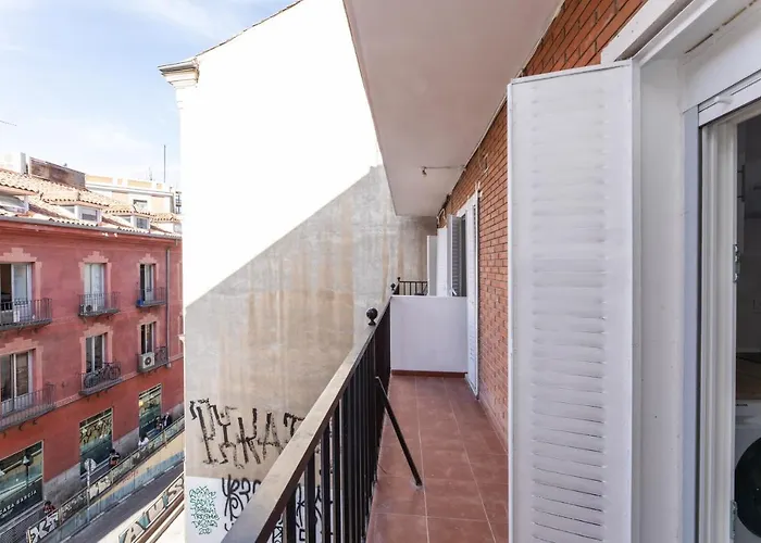Los Apartamentos Jacinto Benavente Centro Madri, Espanha