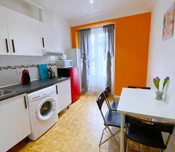 Apartamentos TravelStep La Latina Madrid, Spagna