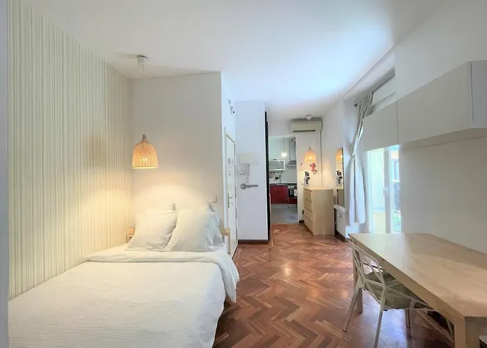 Acogedor Apartamento, Exterior Con Balcon Y Aire Acondicionado En Chueca, Madrid, Spagna
