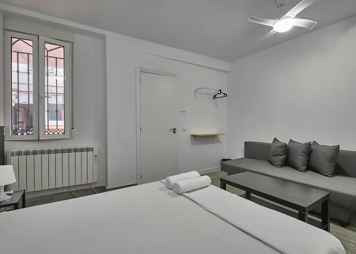 Nunez De Arce Habitaciones Madri, Espanha