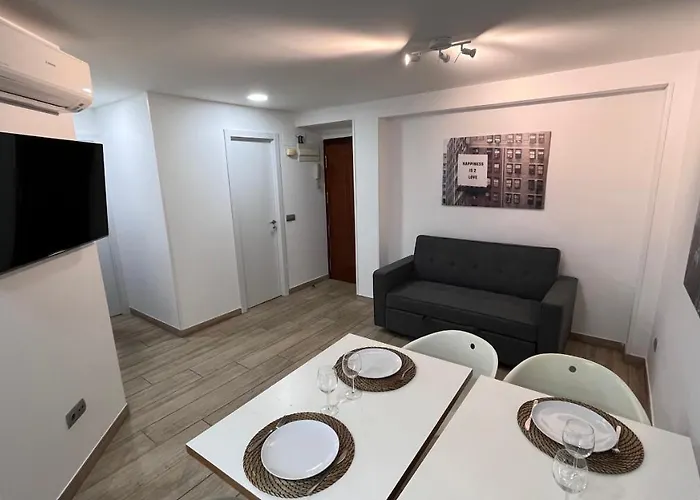 Luminoso Apartamento 5 Personas Pueblo Nuevo Madrid, Spagna