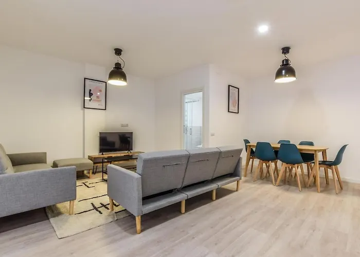 Apartamentos En Madrid Rio Reformados Alquiler Temporal, Spagna