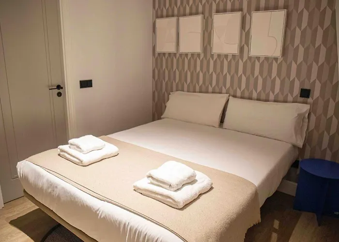 Edmond Vibes Puerta del Sol Suites Madrid, Spagna