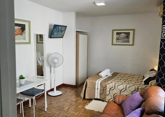 Apartamento En La Calle Hortaleza De Madrid Centro, Spagna