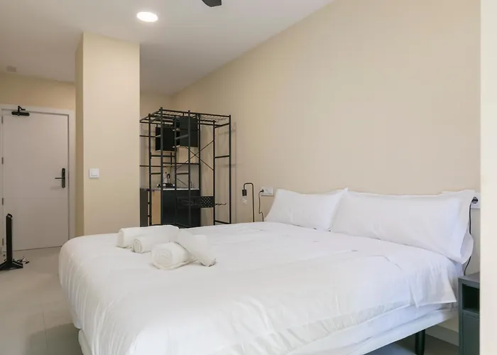 HOMEABOUT SMART ROOMS Tetuán - SIN RECEPCIÓN Madrid, Spagna