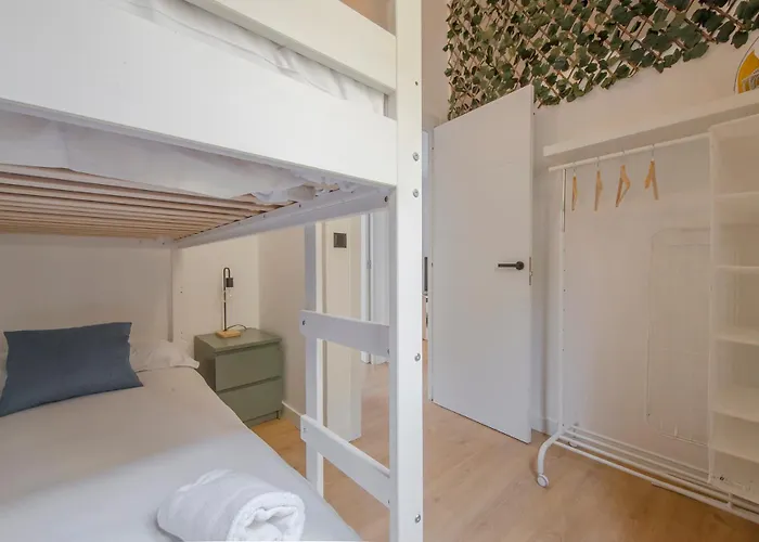 Aventura y tradición en La Latina, conoce Toledo 77 Apartamento Madri, Espanha