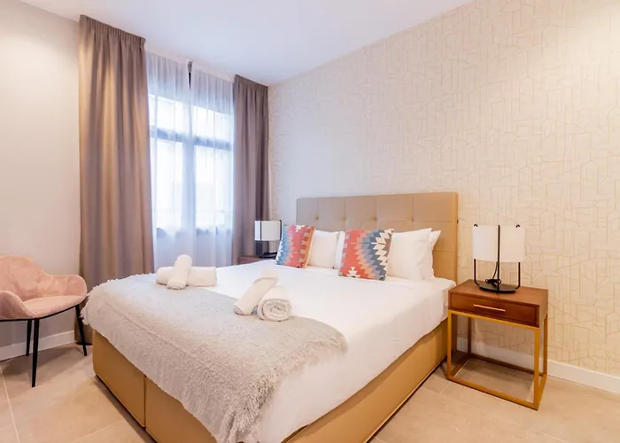 Home Art Apartments Bernabeu Madri, Espanha