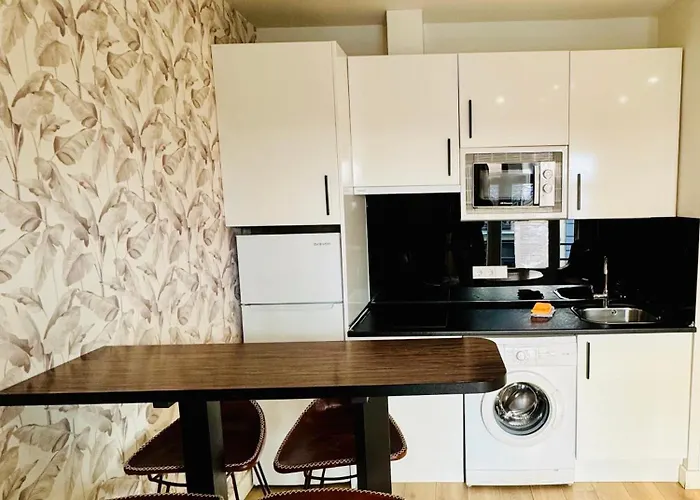 Apartamentos Apolo Madrid, Spagna