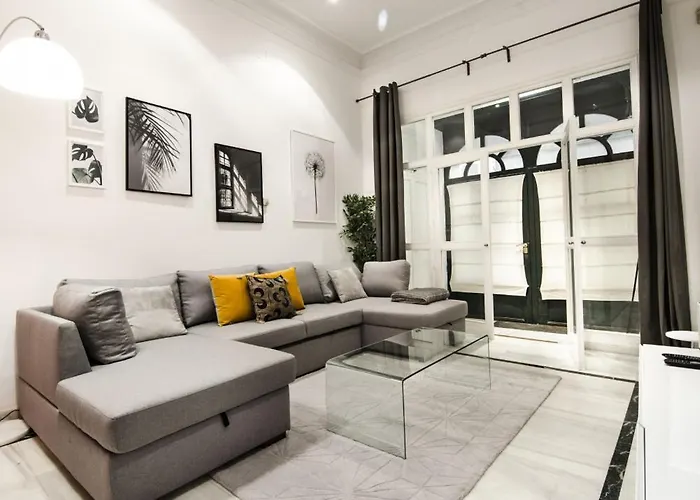 4 Bedrooms 3.5 Bathrooms Furnished - Sol - Functional Spacious Madrid, Spagna