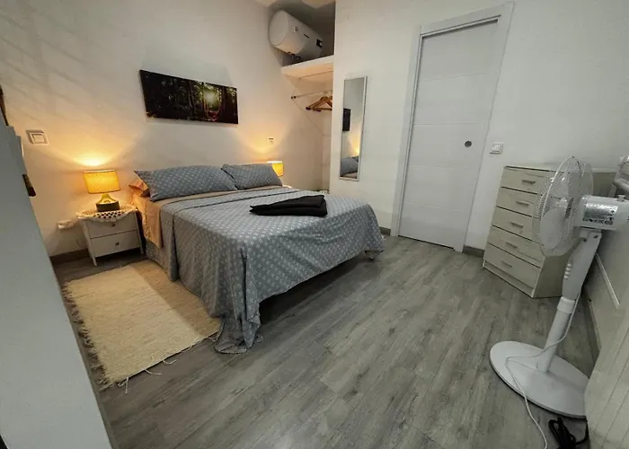 Apartamento estudio con baño privado en el centro de Madrid, España