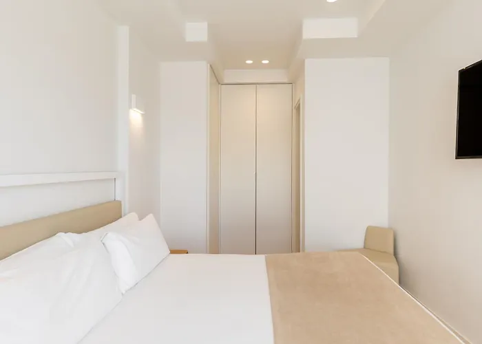 Uma Suites O'Donnell Madrid, Spain