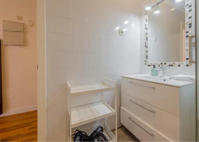 Downtown Apt 1Hab Para 3Pax En La Plaza De Chueca Madrid, Spagna
