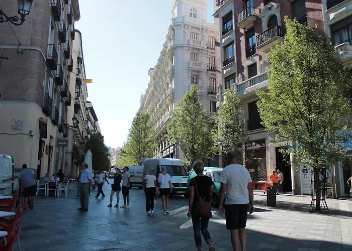 Urbantec Realty - Palacio Real - Opera Madrid, Spagna