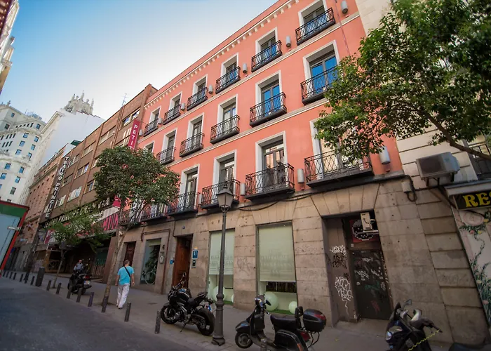 Petit Palace Tres Cruces