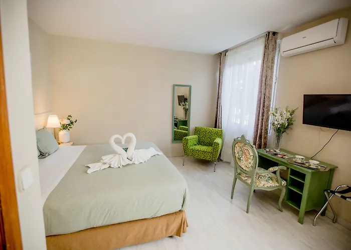 Escala Suites